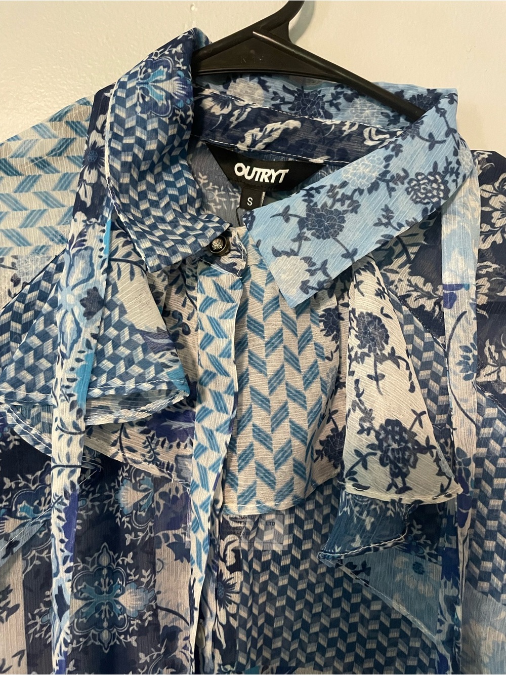 Outryt Blue Patchwork Ruffle Blouse Small NWT - Picture 7 of 8